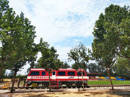 石家莊東華鐵路學(xué)校