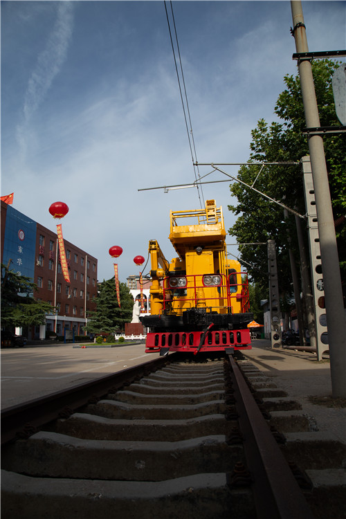 石家莊東華鐵路學(xué)校鐵路供電專業(yè)大專學(xué)費(fèi)多少？